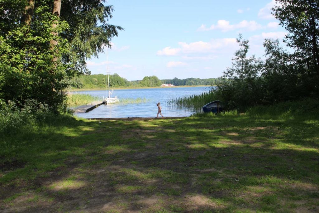 Na plaży w Skorzęcinie Rybakówce